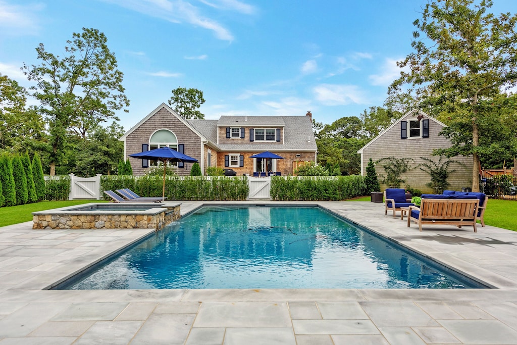 Beautiful house in Edgartown with Heated Pool. Vacations are important in your life, and you need a special house where the whole family can enjoy themselves. 